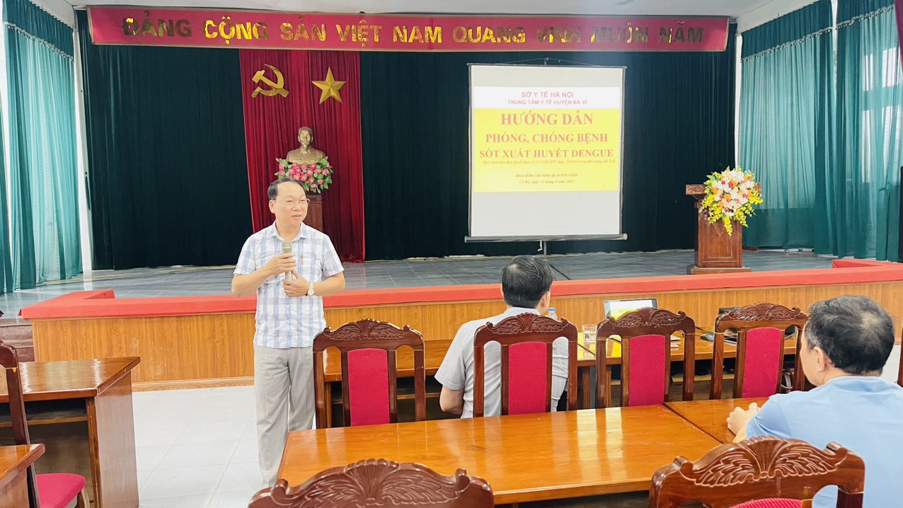 Trung tâm y tế huyện Ba Vì phối hợp với UBND xã Cổ Đô tổ chức hội nghị tập huấn hướng dẫn công tác phòng, chống bệnh sốt xuất huyết Dengue