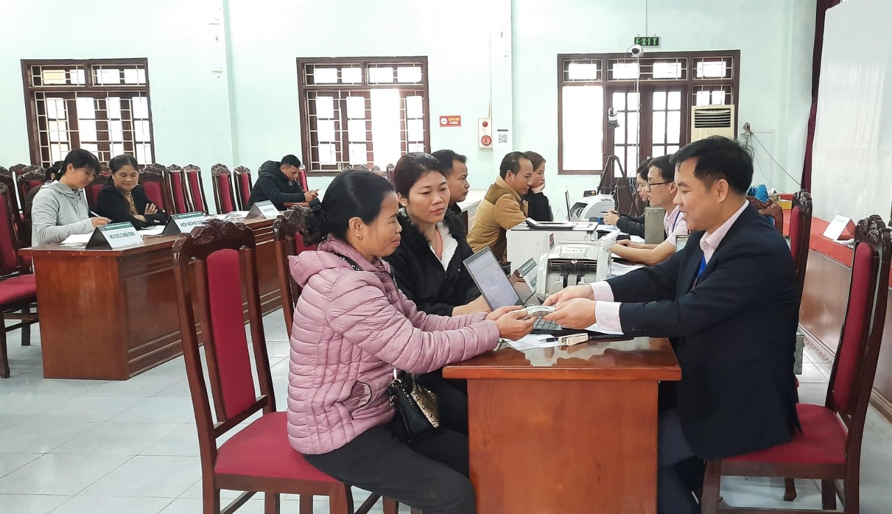 NHCSXH huyện triển khai 7 chương trình tín dụng chính sách tại xã Cổ Đô