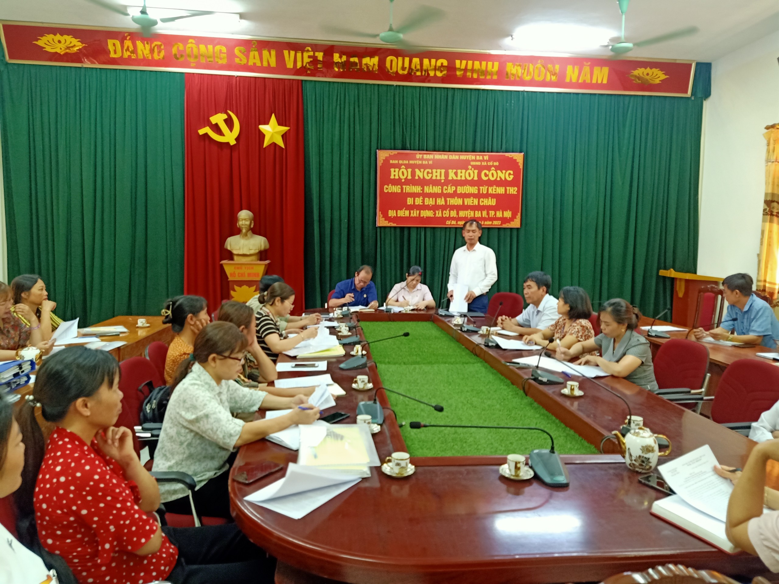 Ban đại diện Hội đồng quản trị NHCSXH huyện kiểm tra hoạt động tín dụng chính sách tại xã Cổ Đô